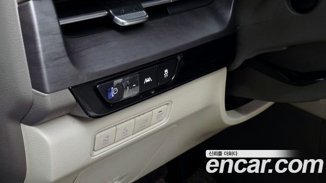 Kia Carnival (IV) Gasoline 4-Seater Hi-Limousine (Special) 2023 — фото 29