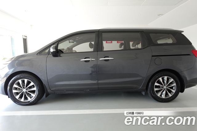 Kia Carnival 11-seater Prestige 2016 — фото 3