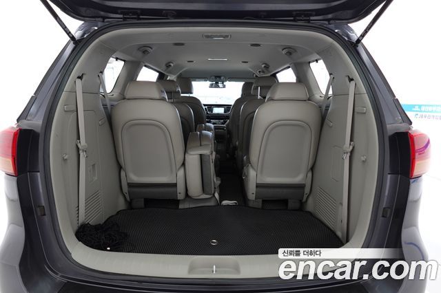 Kia Carnival 11-seater Prestige 2016 — фото 5
