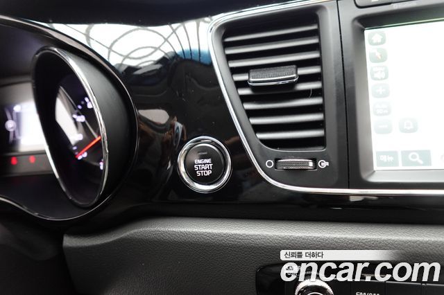 Kia Carnival 11-seater Prestige 2016 — фото 17