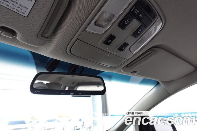 Kia Carnival 11-seater Prestige 2016 — фото 18
