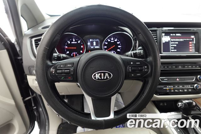 Kia Carnival 11-seater Prestige 2016 — фото 19
