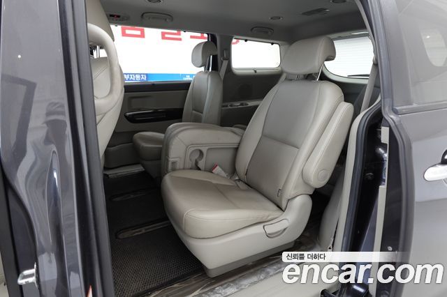 Kia Carnival 11-seater Prestige 2016 — фото 23