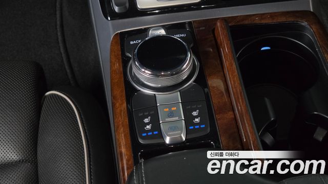 Genesis EQ900 5.0 GDI AWD Limousine Prestige 2016 — фото 9