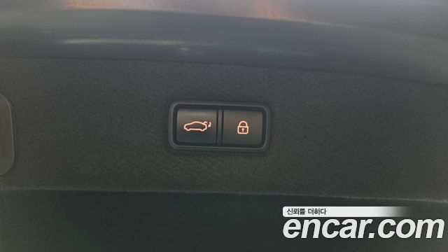 Genesis EQ900 5.0 GDI AWD Limousine Prestige 2016 — фото 18