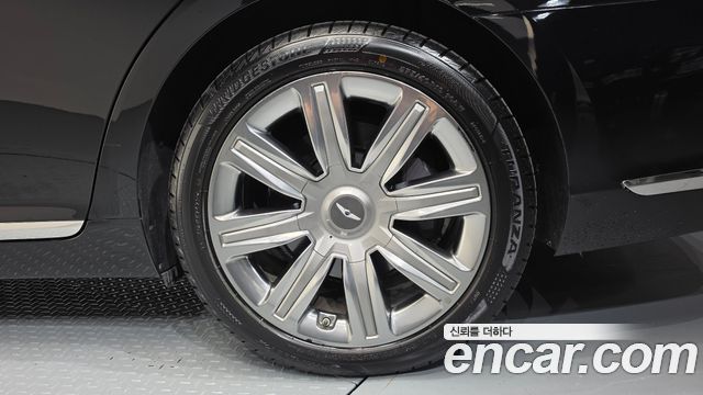 Genesis EQ900 5.0 GDI AWD Limousine Prestige 2016 — фото 21