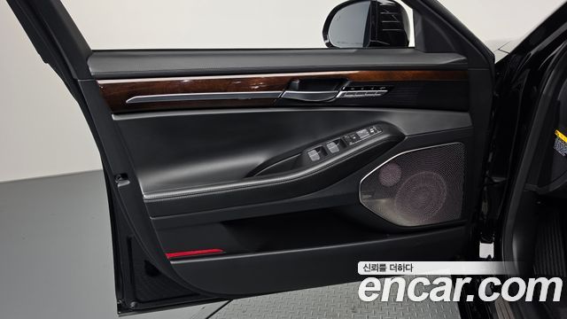 Genesis EQ900 5.0 GDI AWD Limousine Prestige 2016 — фото 24