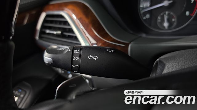 Genesis EQ900 5.0 GDI AWD Limousine Prestige 2016 — фото 35
