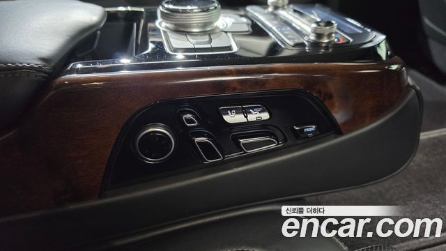 Genesis EQ900 5.0 GDI AWD Limousine Prestige 2016 — фото 36