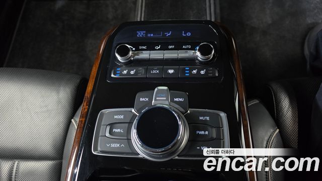 Genesis EQ900 5.0 GDI AWD Limousine Prestige 2016 — фото 37