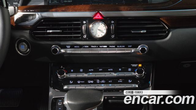 Genesis EQ900 5.0 GDI AWD Limousine Prestige 2016 — фото 39