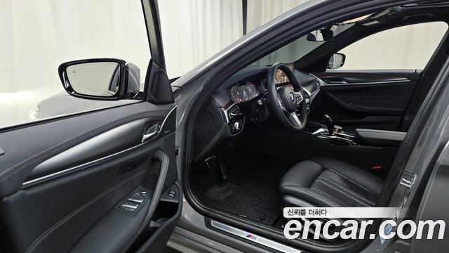 BMW 5 Series (G30) 520i M Sport 2022 — фото 10