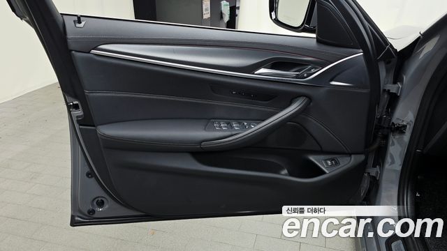 BMW 5 Series (G30) 520i M Sport 2022 — фото 24
