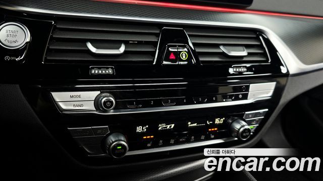 BMW 5 Series (G30) 520i M Sport 2022 — фото 32