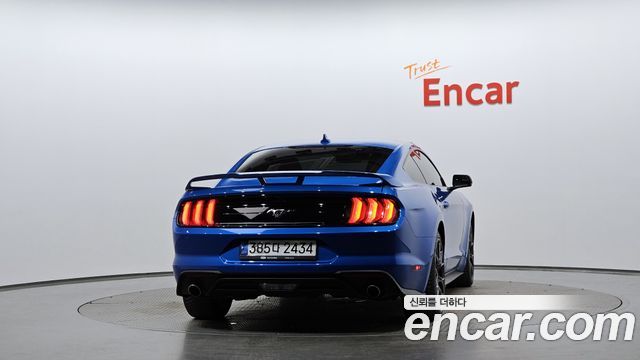 Ford Mustang Coupe 2020 — фото 4
