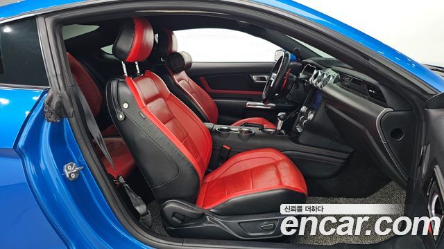 Ford Mustang Coupe 2020 — фото 11