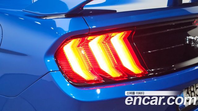 Ford Mustang Coupe 2020 — фото 23