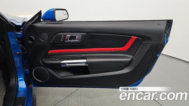 Ford Mustang Coupe 2020 — фото 25
