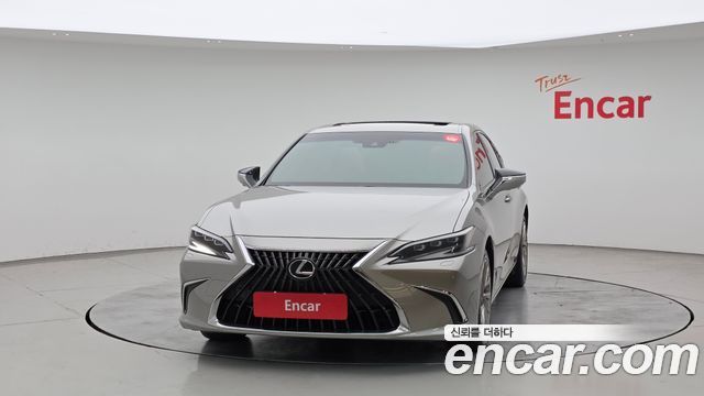 Lexus ES300h (VII) Executive 2025 — фото 3