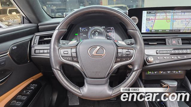 Lexus ES300h (VII) Executive 2025 — фото 13