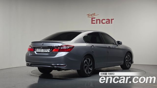 Honda Accord 2.4 9th 2016 — фото 2