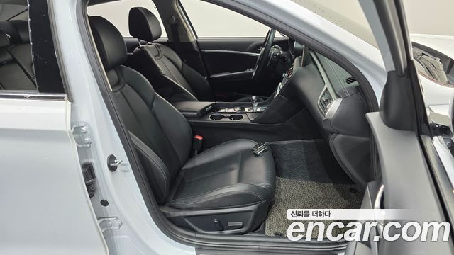 Genesis G70 2.0T Advanced 2019 — фото 26