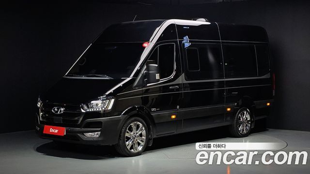 Hyundai Solati 15-seater Luxury