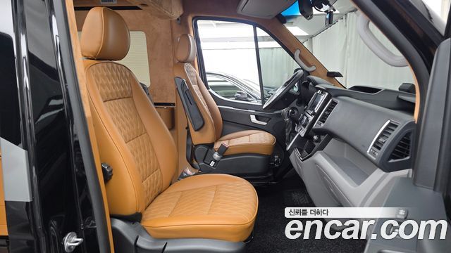 Hyundai Solati 15-seater Luxury 2024 — фото 6