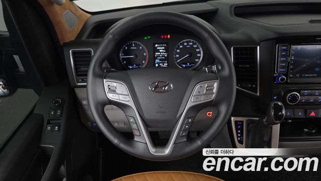 Hyundai Solati 15-seater Luxury 2024 — фото 13