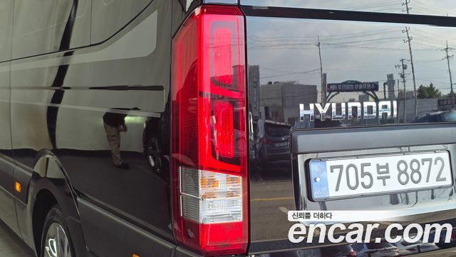 Hyundai Solati 15-seater Luxury 2024 — фото 19