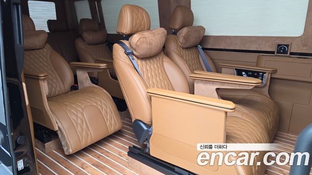 Hyundai Solati 15-seater Luxury 2024 — фото 21