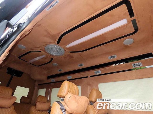 Hyundai Solati 15-seater Luxury 2024 — фото 23