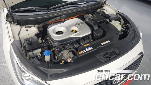 Hyundai Sonata Hybrid (LF) 2.0 HEV Modern 2016 — фото 6