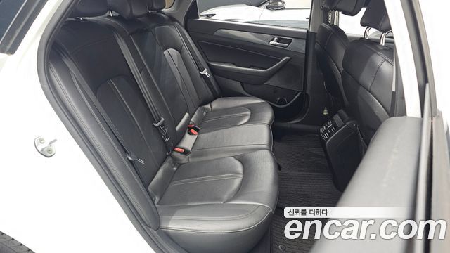 Hyundai Sonata Hybrid (LF) 2.0 HEV Modern 2016 — фото 11