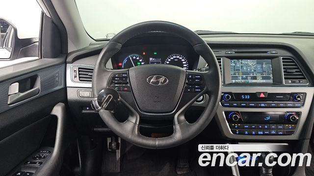 Hyundai Sonata Hybrid (LF) 2.0 HEV Modern 2016 — фото 12