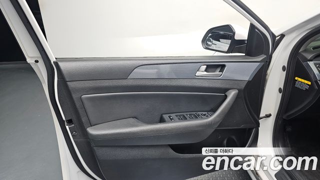 Hyundai Sonata Hybrid (LF) 2.0 HEV Modern 2016 — фото 24