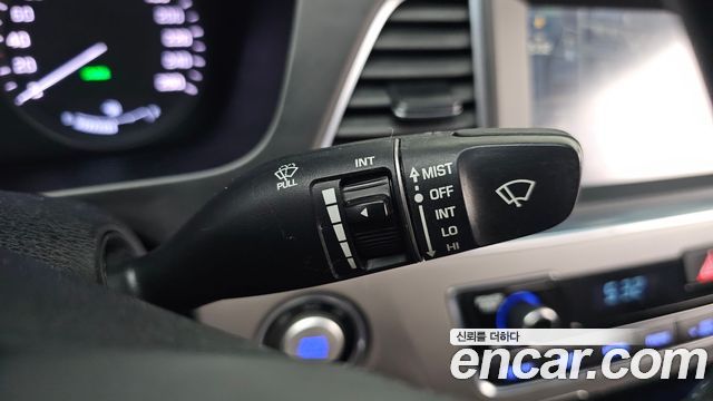 Hyundai Sonata Hybrid (LF) 2.0 HEV Modern 2016 — фото 27