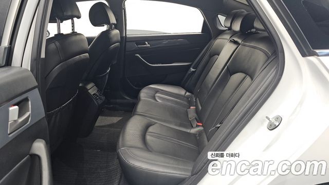 Hyundai Sonata Hybrid (LF) 2.0 HEV Modern 2016 — фото 30