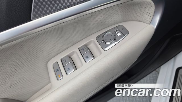 Genesis G70 Gasoline 2.0T 4WD 2021 — фото 30