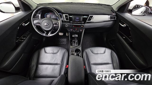 Kia Niro Noblesse 2017 — фото 7
