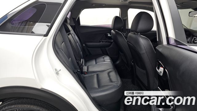 Kia Niro Noblesse 2017 — фото 12