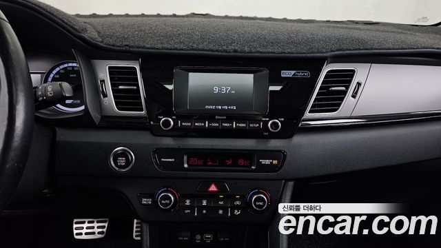 Kia Niro Noblesse 2017 — фото 14