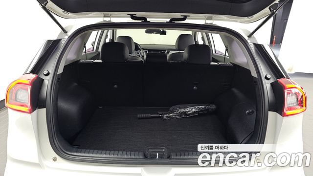 Kia Niro Noblesse 2017 — фото 20