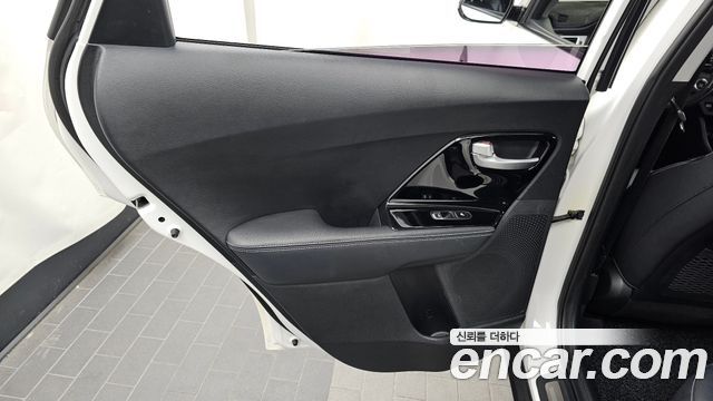 Kia Niro Noblesse 2017 — фото 25