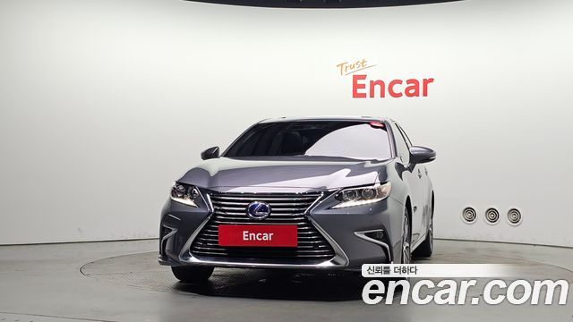 Lexus ES300h Supreme XV60 2017 — фото 3