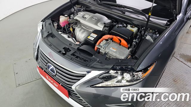 Lexus ES300h Supreme XV60 2017 — фото 6