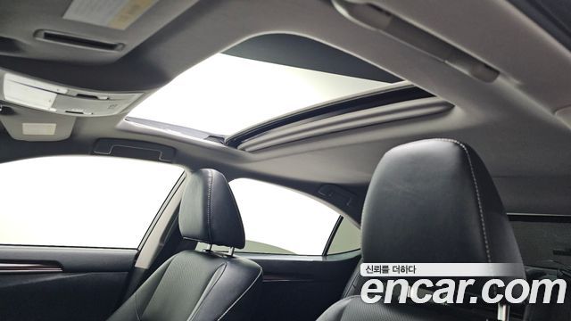 Lexus ES300h Supreme XV60 2017 — фото 18