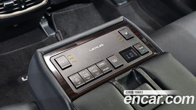 Lexus ES300h Supreme XV60 2017 — фото 19