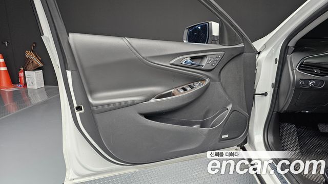 Chevrolet Malibu 2.0 Turbo LTZ Premium 2017 — фото 24