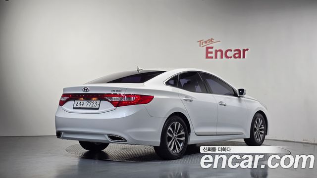 Hyundai Grandeur (HG) HG240 Luxury 2012 — фото 2